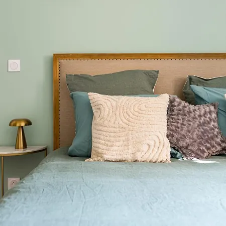 Beige Hospitalite - Salome - Golden * Saint-Etienne (Loire)