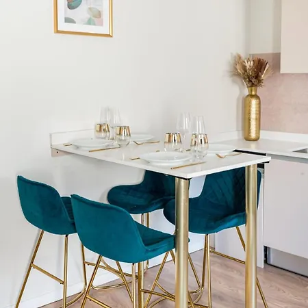 Beige Hospitalite - Salome - Golden * Saint-Etienne (Loire)